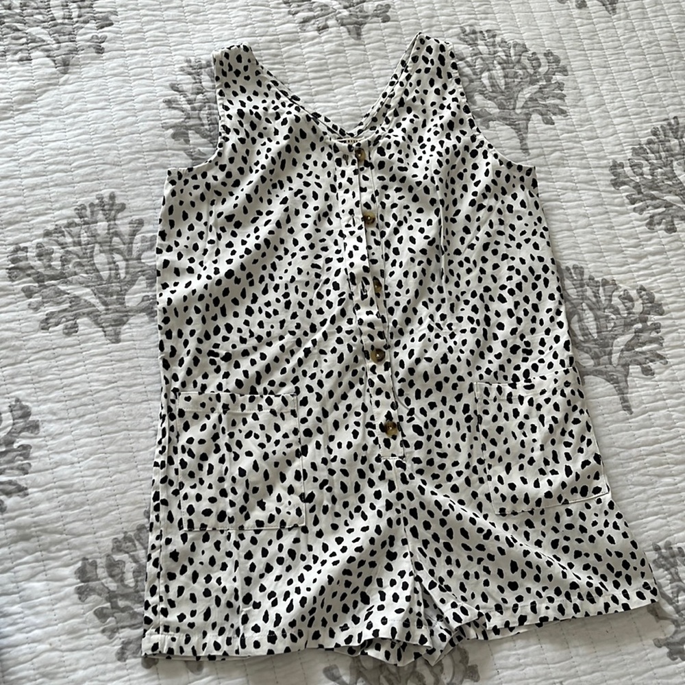Billabong romper with pockets.
